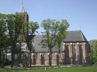 901098 Gezicht op Nederlands-hervormde kerk (Kerkdijk 12) te Westbroek (gemeente De Bilt).